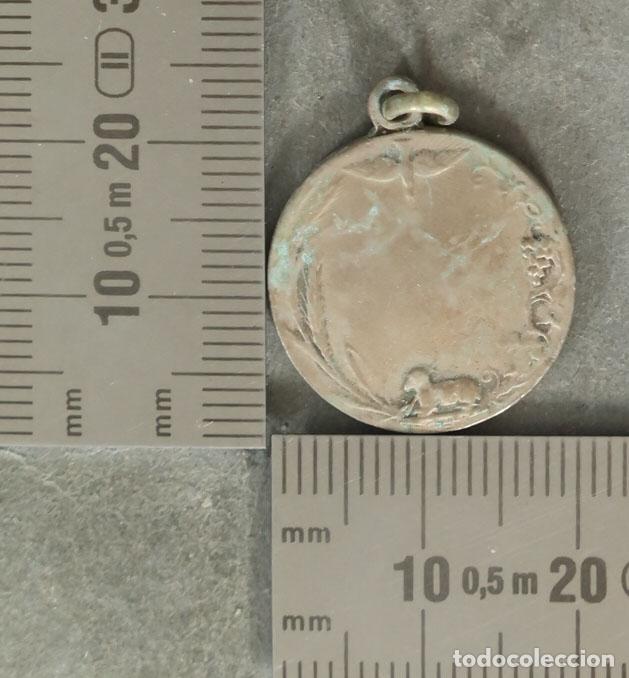 Antig&uuml;edades: MEDALLA. COMUNION JESUS. HACIA 1920 - Foto 2