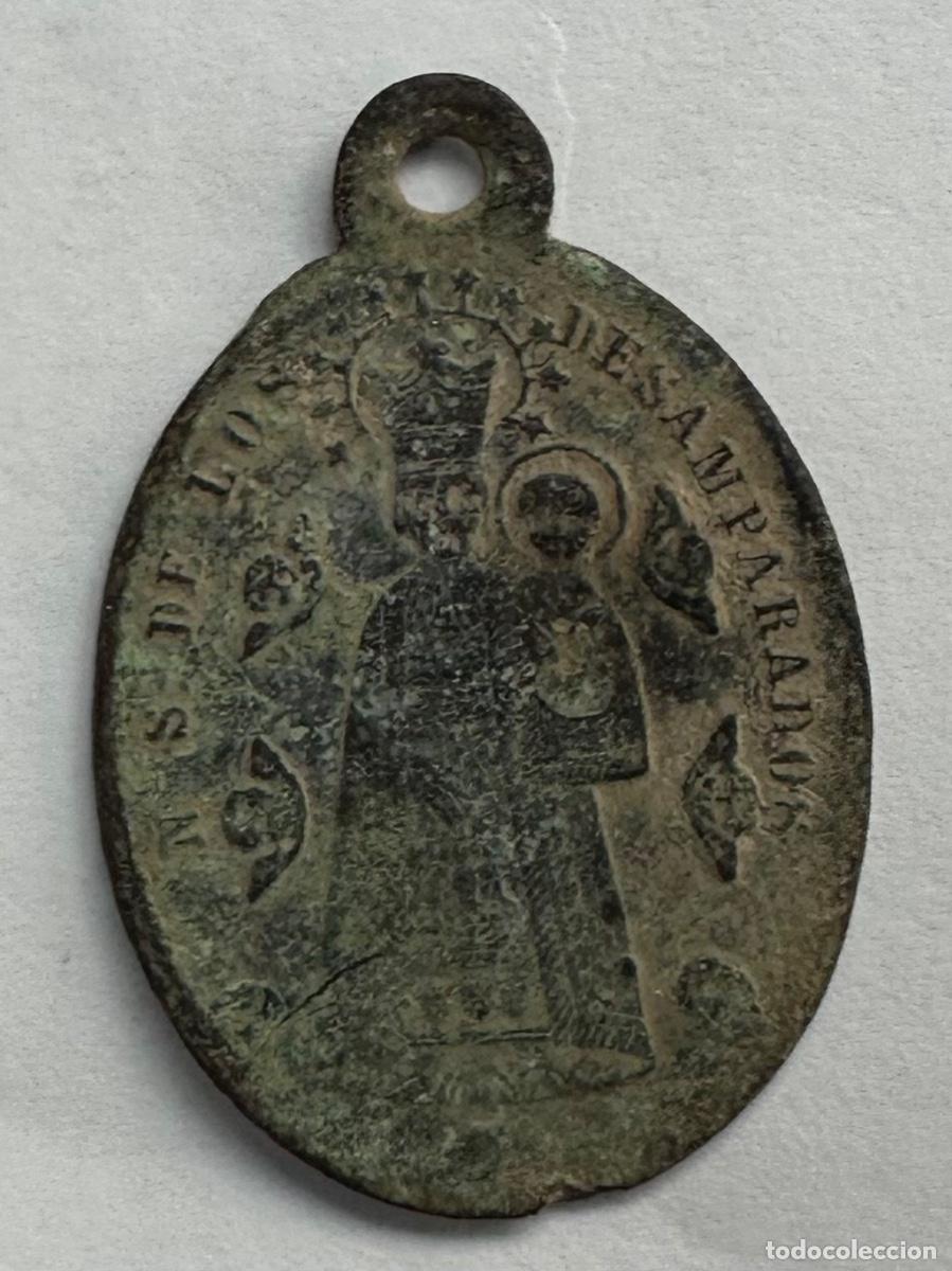 Antig&uuml;edades: Medalla antigua de Nuestra Se&ntilde;ora de los desamparados y Luis Gonzada