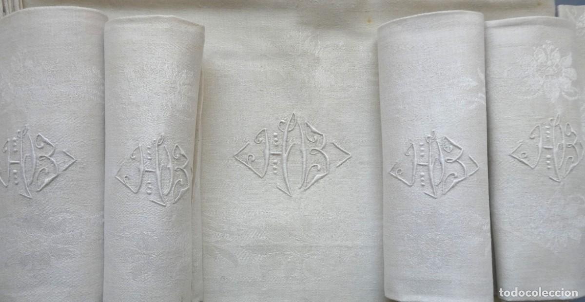 Antig&uuml;edades: ANTIGUA MANTELER&Iacute;A DE LINO ADAMASCADO CON GRANDES SERVILLETAS - 12 SERVICIOS PPIO.S.XX