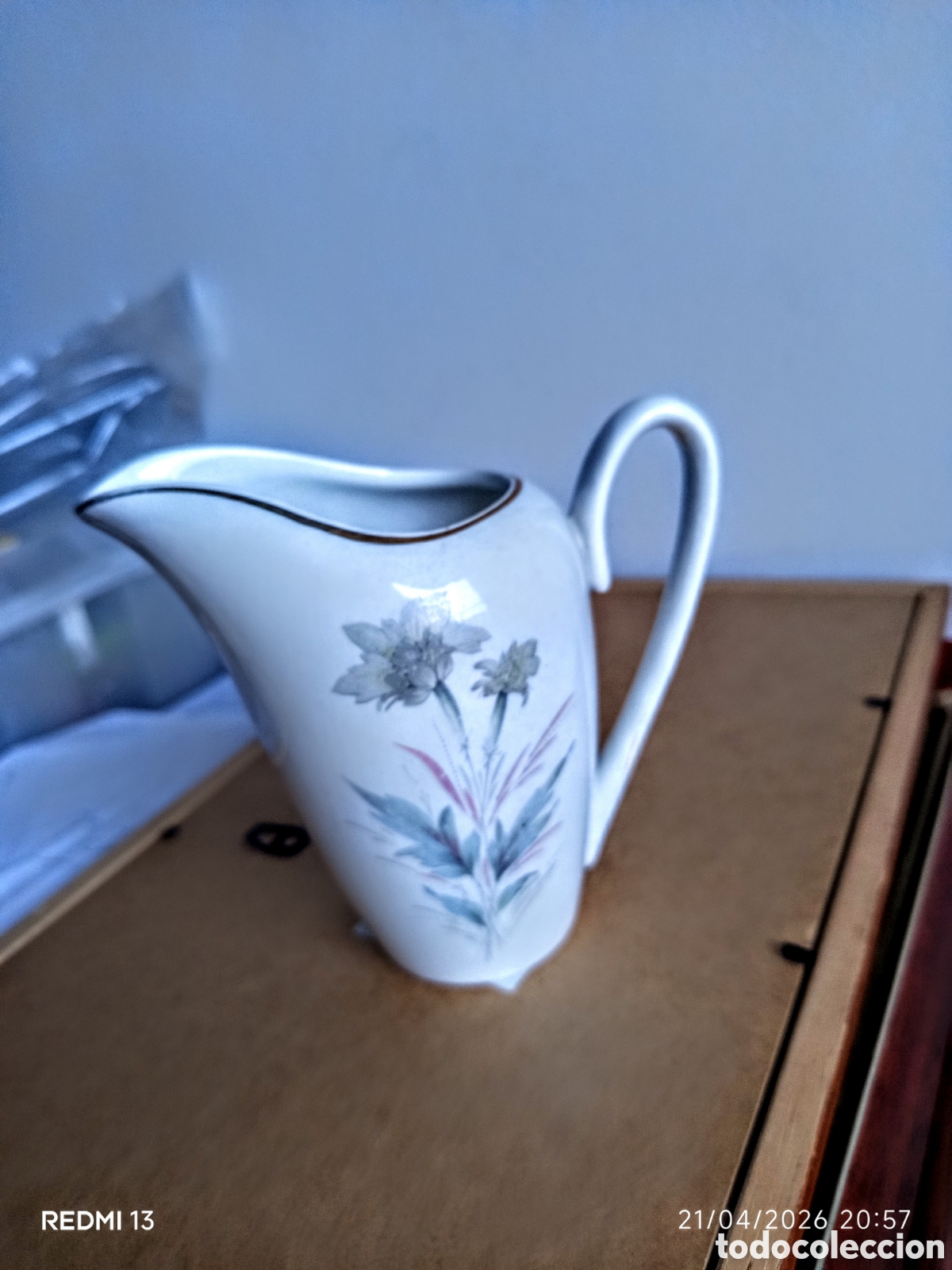 Antig&uuml;edades: Jarra de leche peque&ntilde;a - Foto 2