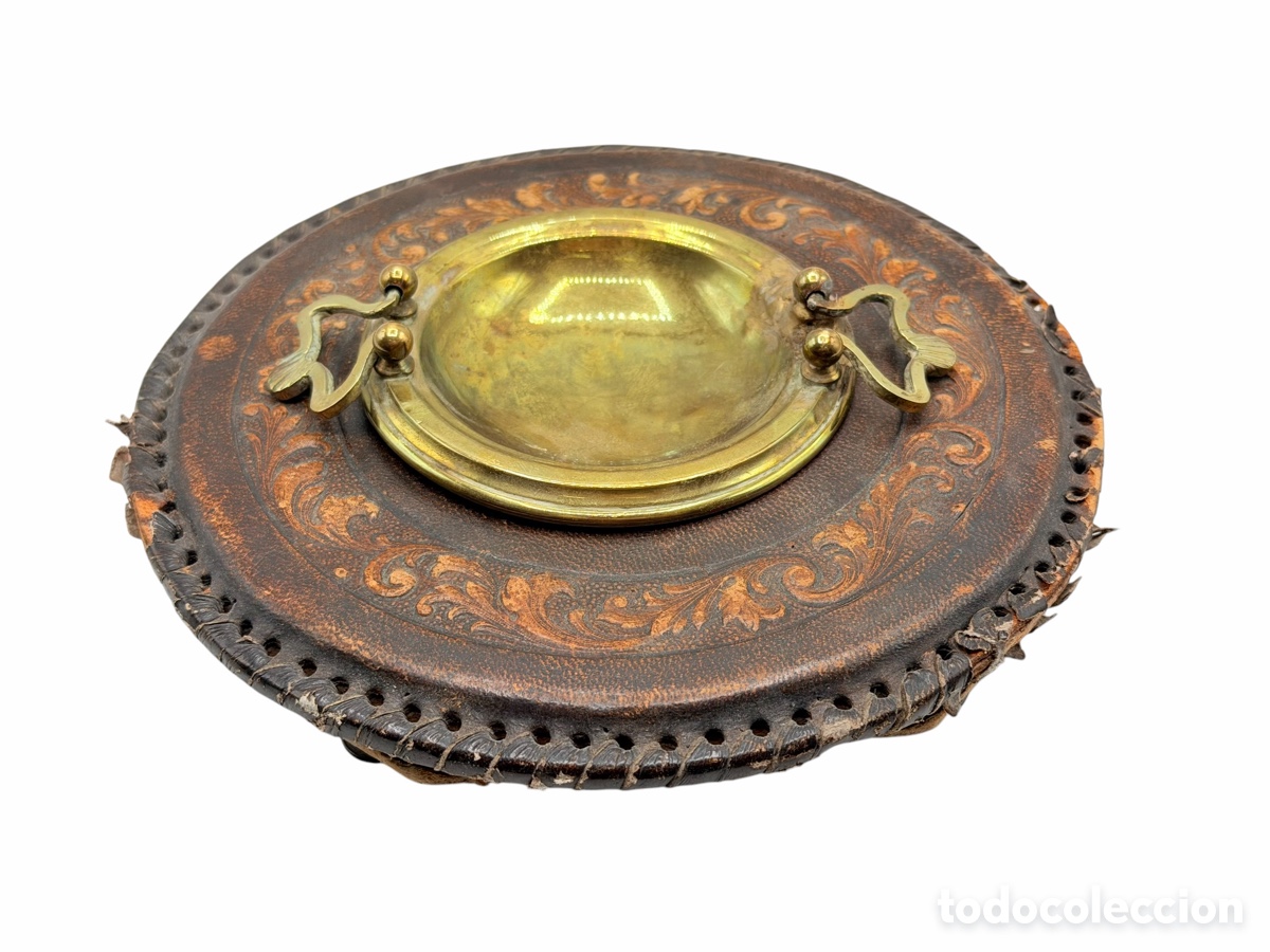 Antig&uuml;edades: Antiguo Incensario de Madera y Cuero