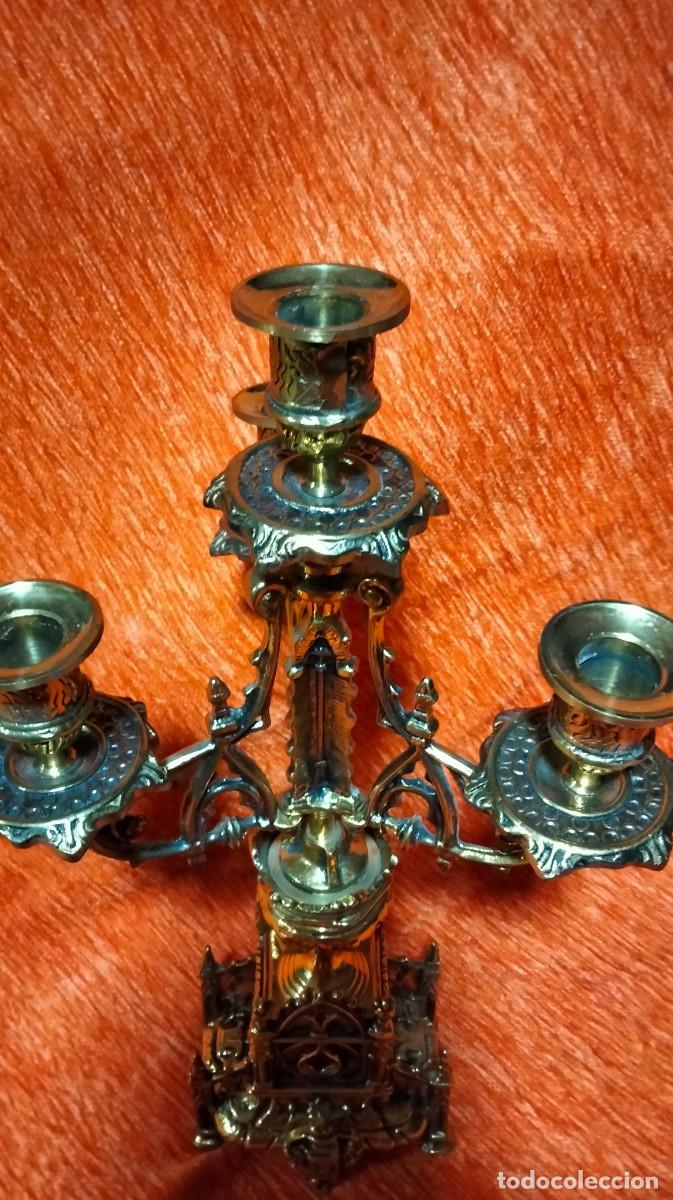 Antig&uuml;edades: candelabro de bronce macizo