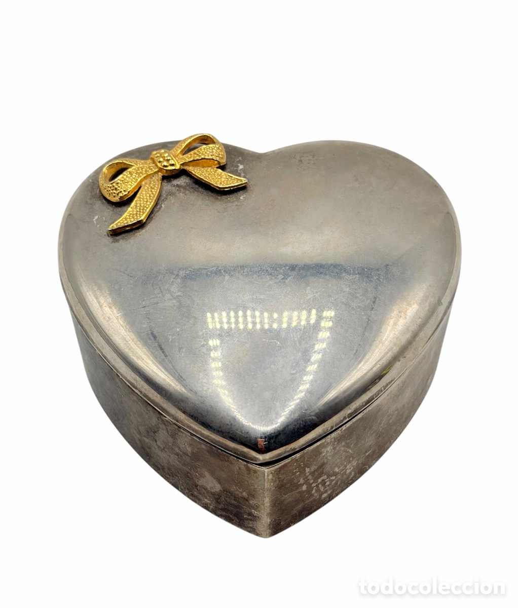 Antiquit&eacute;s: Antigua Caja de Coraz&oacute;n