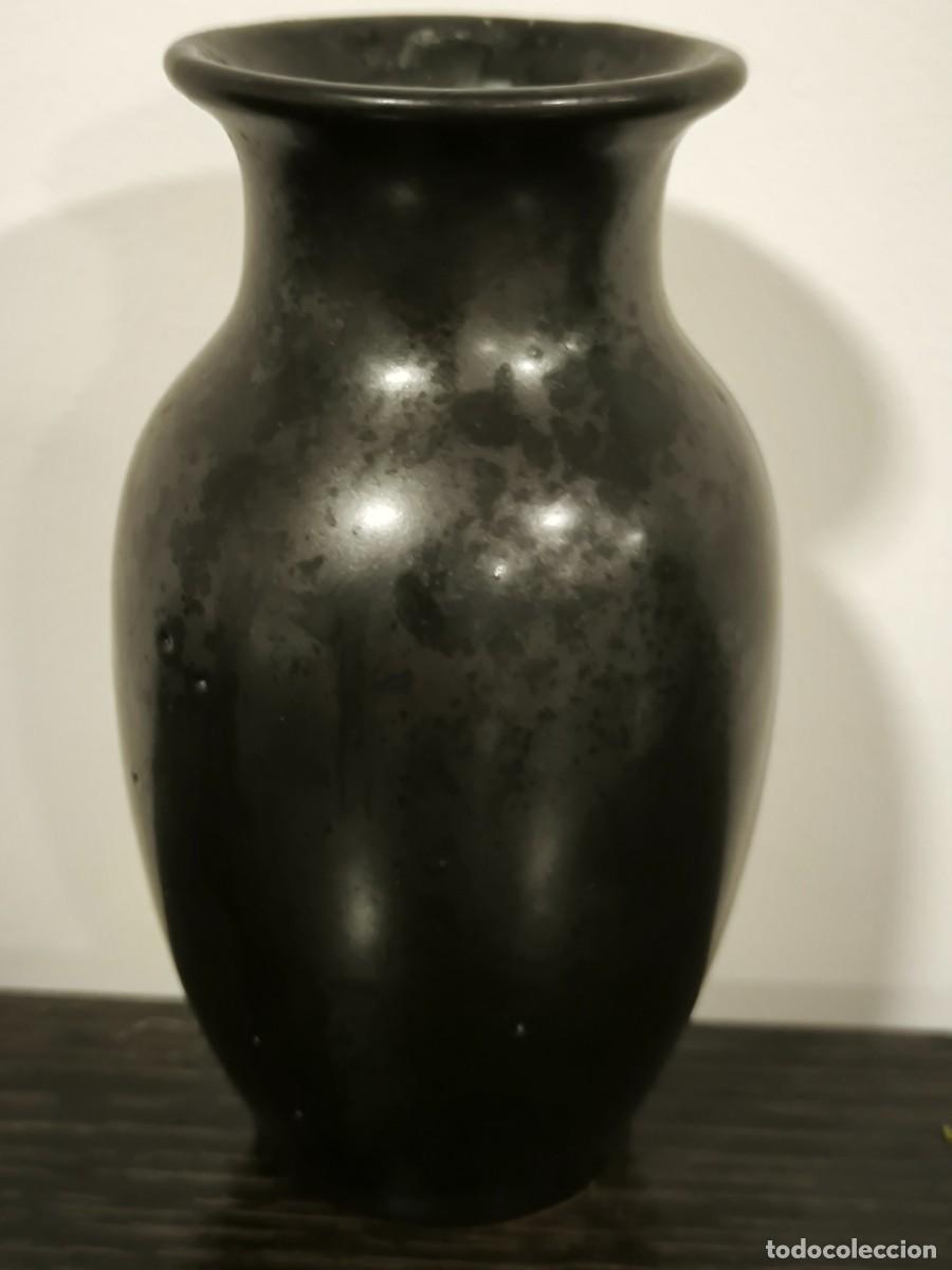 Antig&uuml;edades: Jarr&oacute;n De Cer&aacute;mica Negra Vidriada &ndash; Dise&ntilde;o Minimalista Elegante Y Atemporal