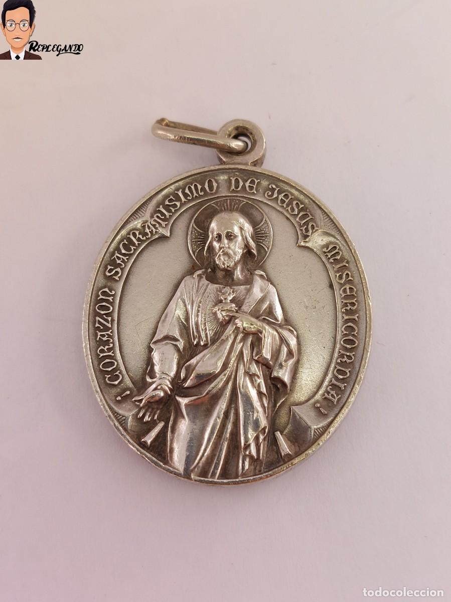 Antig&uuml;edades: ANTIGUA MEDALLA SAGRADO CORAZ&Oacute;N DE JES&Uacute;S Y MAR&Iacute;A VIRGEN &ndash; METAL PLATEADO &ndash; 4x3 CM &ndash; A&Ntilde;OS 50
