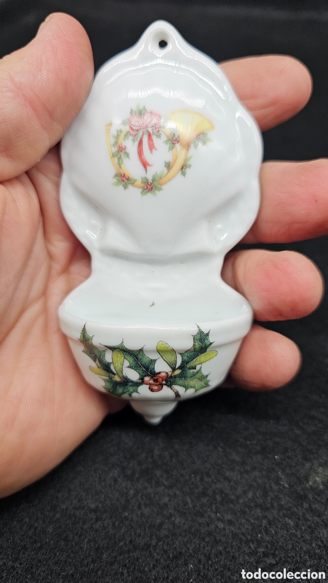 Antig&uuml;edades: Peque&ntilde;a benditera de porcelana