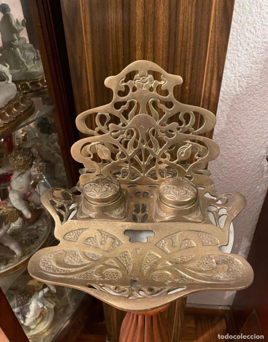 Antig&uuml;edades: GRAN TINTERO MODERNISTA DE BRONCE.