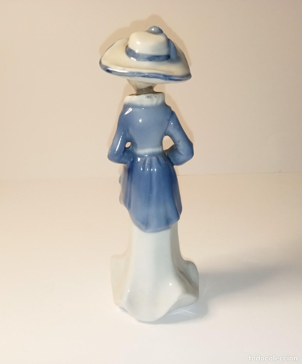 Antig&uuml;edades: FIGURA MUJER CON SOMBRERO - Foto 2