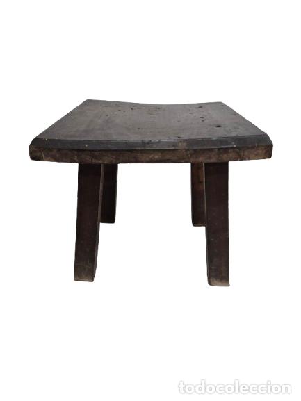 Antig&uuml;edades: Peque&ntilde;o Taburete - Madera de Haya - Alto 22 cm - Ancho 25 cm