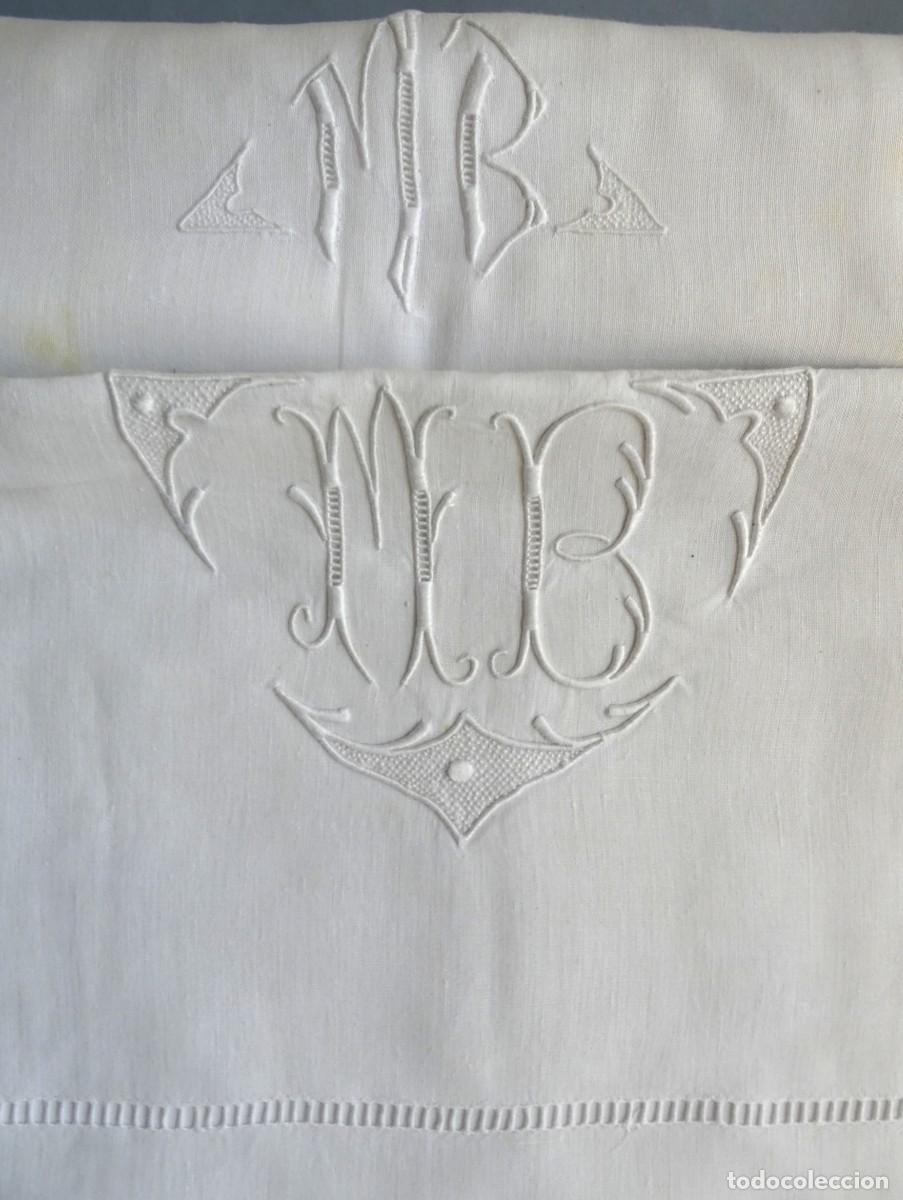 Antig&uuml;edades: JUEGO DE S&Aacute;BANA DE LINO Y FUNDAS CUADRANTES - BORDADOS - INICIALES Y VAINICAS PPIO.S.XX