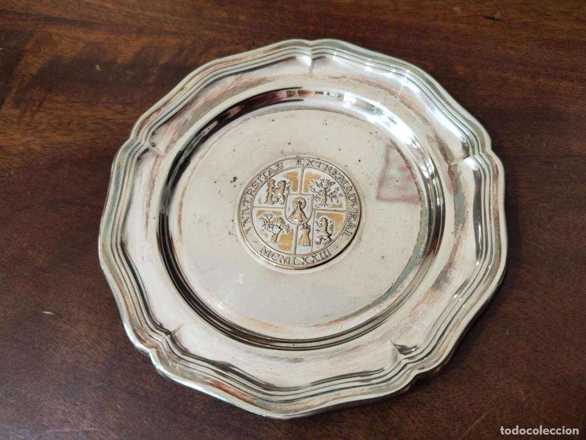 Antig&uuml;edades: Bandejita de Alpaca Universidad de Extremadura. 1973.