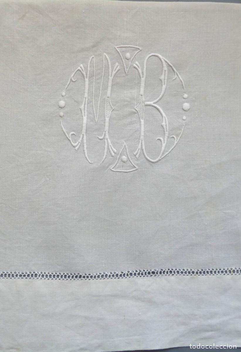 Antig&uuml;edades: ANTIGUA S&Aacute;BANA DE LINO - INICIALES Y VAINICAS PPIO.S.XX