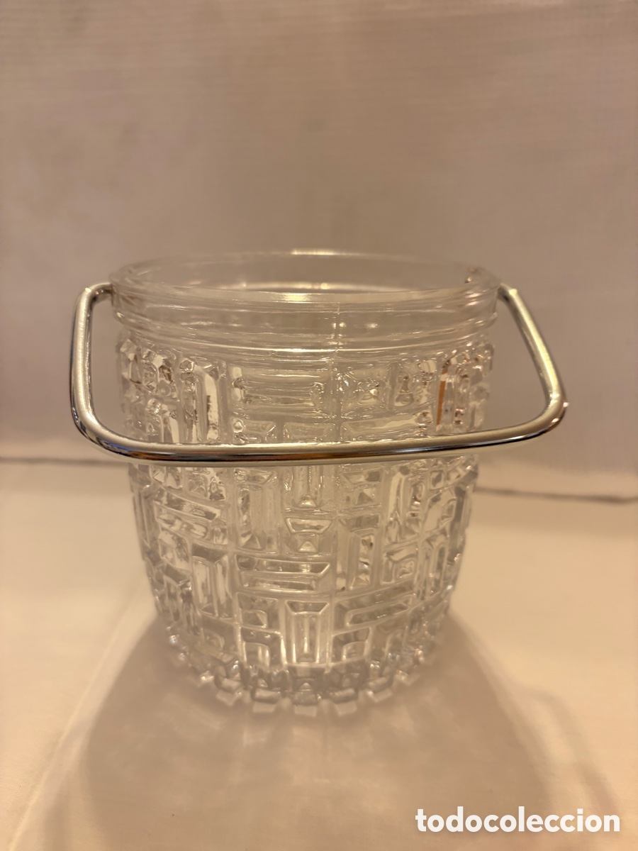 Antig&uuml;edades: Antigua cubitera marca Vaura