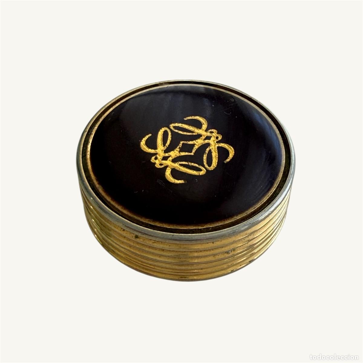 Antiguidades: Pastillero vintage Loewe a&ntilde;os 80 &ndash; Dorado y esmalte burdeos &ndash; Caja - Anagrama Loewe