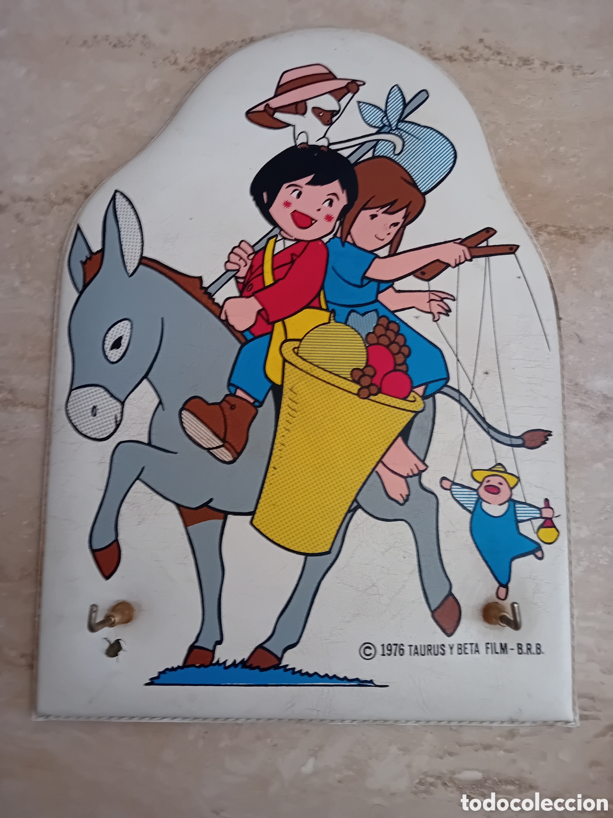 Antig&uuml;edades: Perchero vintage acolchado serie TV dibujos Marco 1976 Taurus