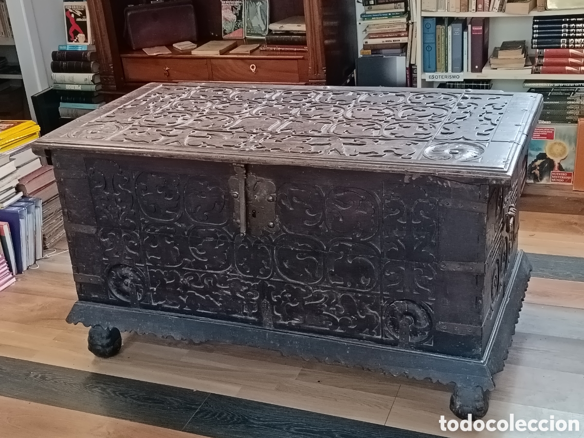 Antig&uuml;edades: Antiguo arc&oacute;n de nogal, arca de novia