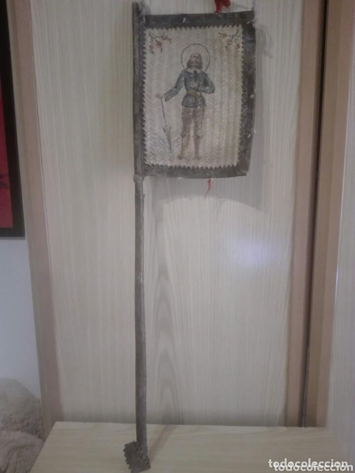 Antig&uuml;edades: EXTRAORDINARIO Antiguo estandarte procesional religioso mimbre tejido Santo por identificar 1800