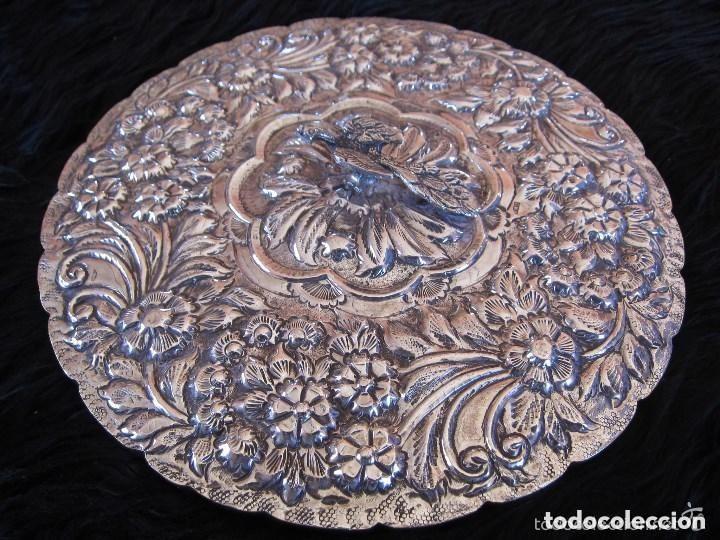 Antiguidades: Espejo de plata egipcia labrada