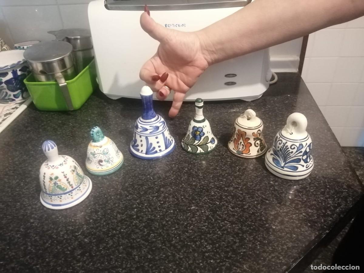 Antig&uuml;edades: Colecci&oacute;n de campanas de ceramica peque&ntilde;as
