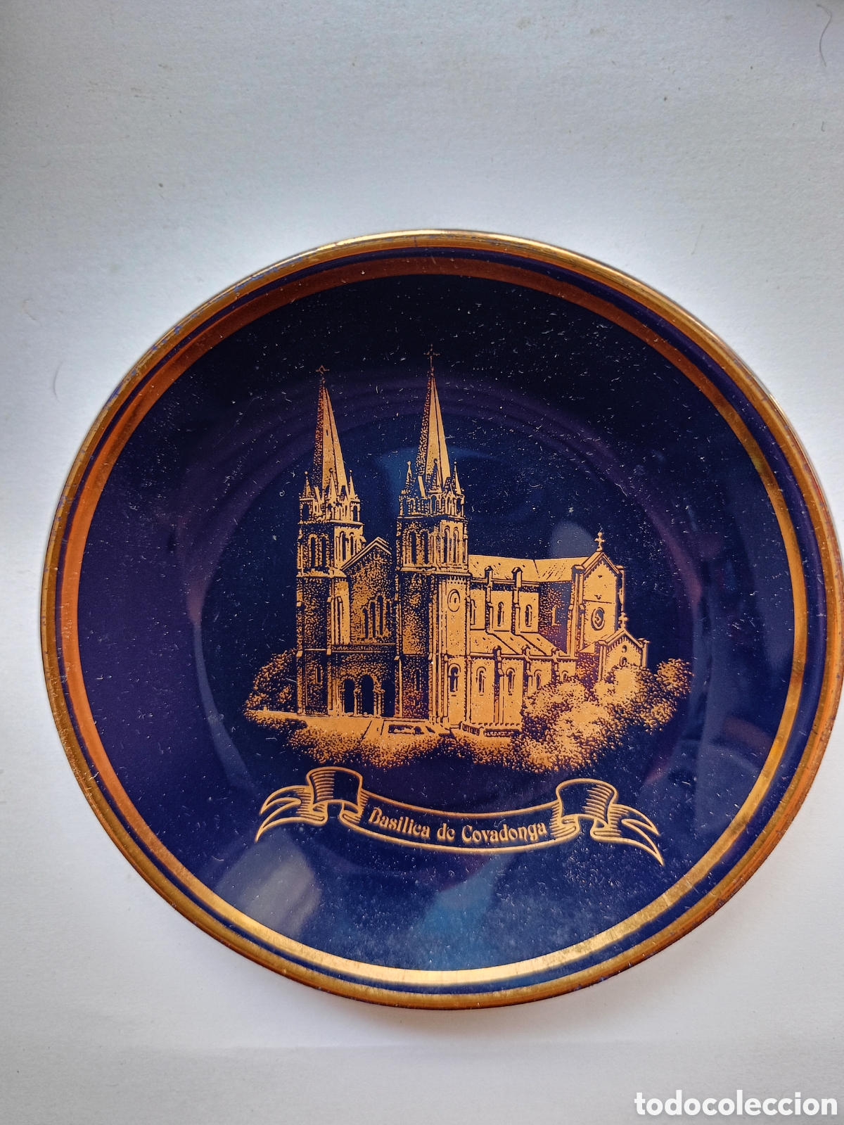 Antiquit&eacute;s: Plato porcelana bas&iacute;lica de Covadonga artesan&iacute;a del sella Principado de Asturias
