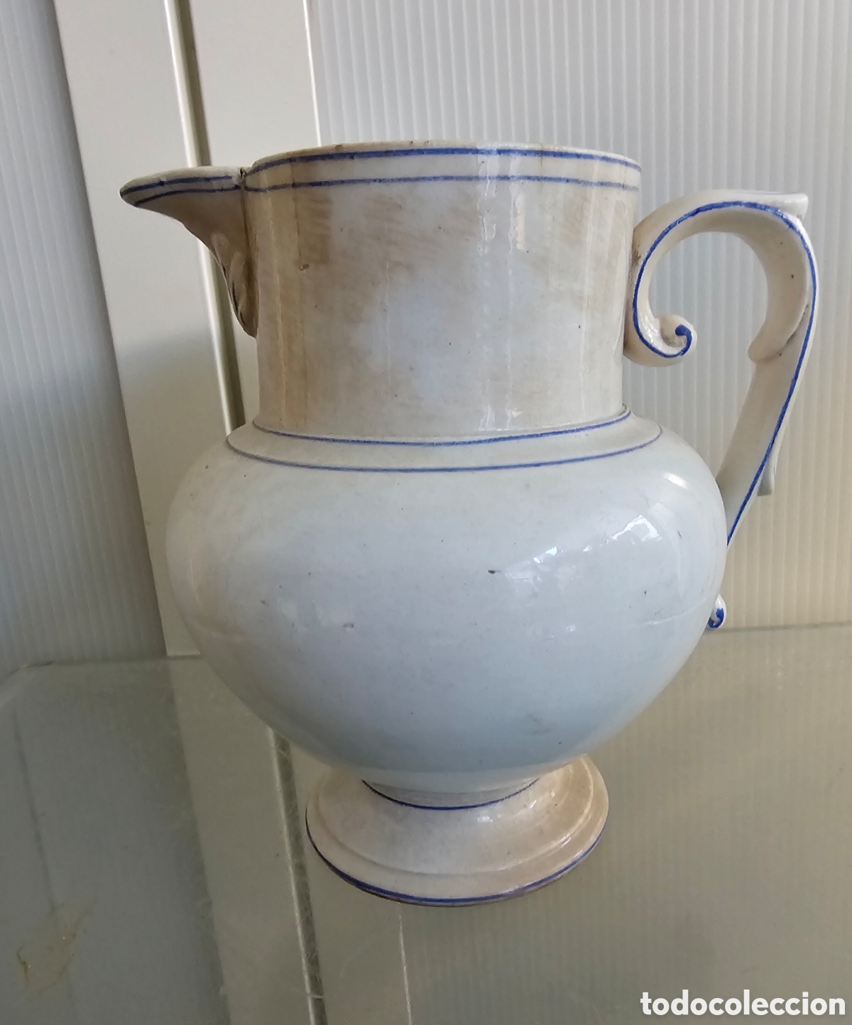 Antig&uuml;edades: Jarra de pico antigua, Manises, loza blanca s. XIX