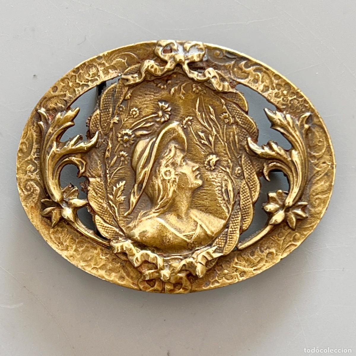 Antig&uuml;edades: Hebilla modernista en bronce SXIX