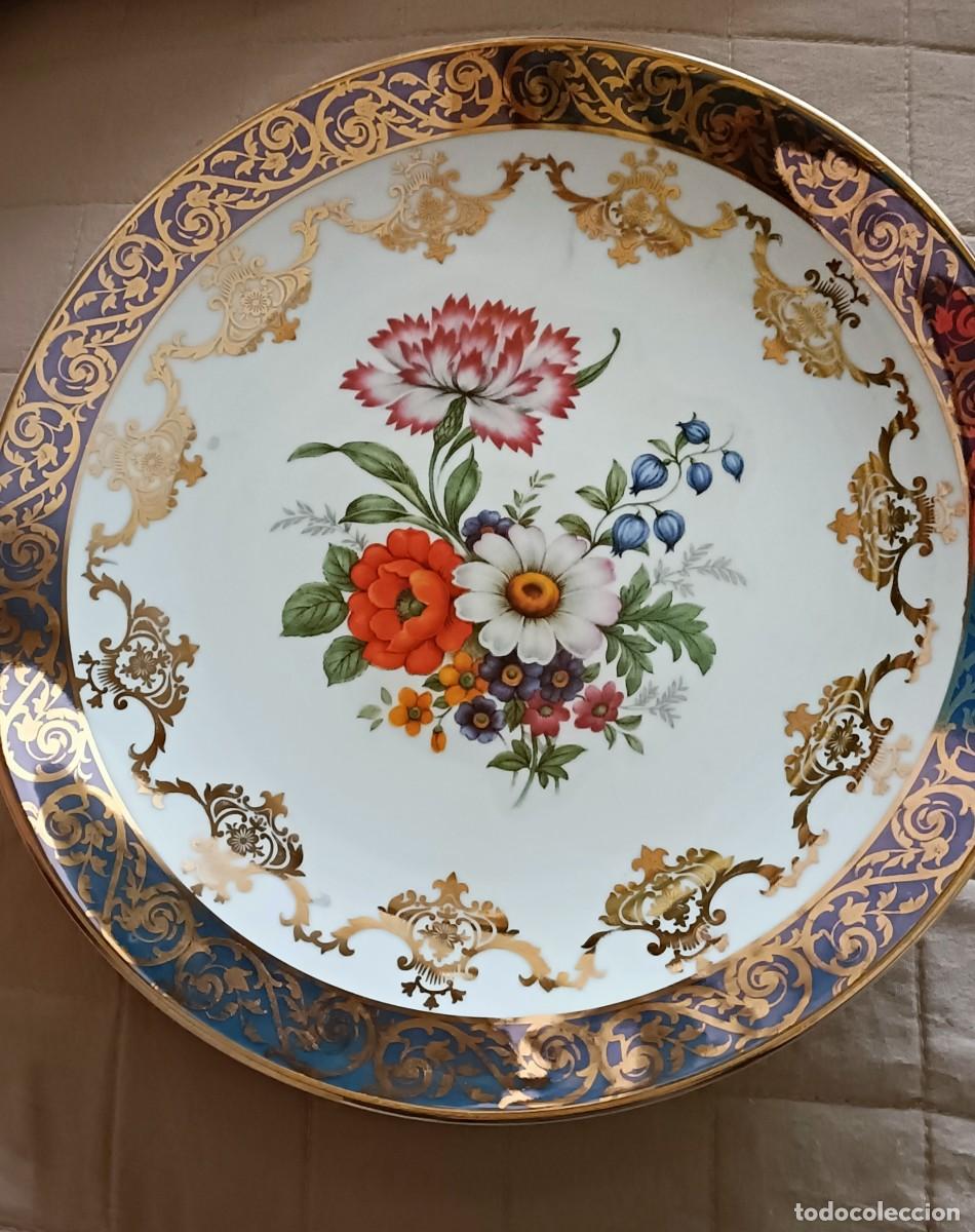 Antiguidades: Plato decorativo con motivos florales
