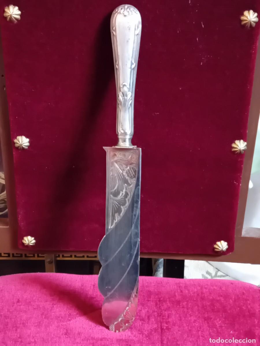 Antig&uuml;edades: Cuchillo para servir principios del siglo XX mango con punz&oacute;n LPO