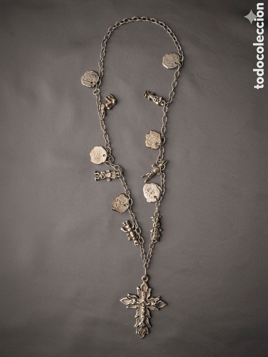 Antiguidades: Rosario &uacute;nico estilo colonial. Macuquinas y exvotos precolombinos. 140 gramos