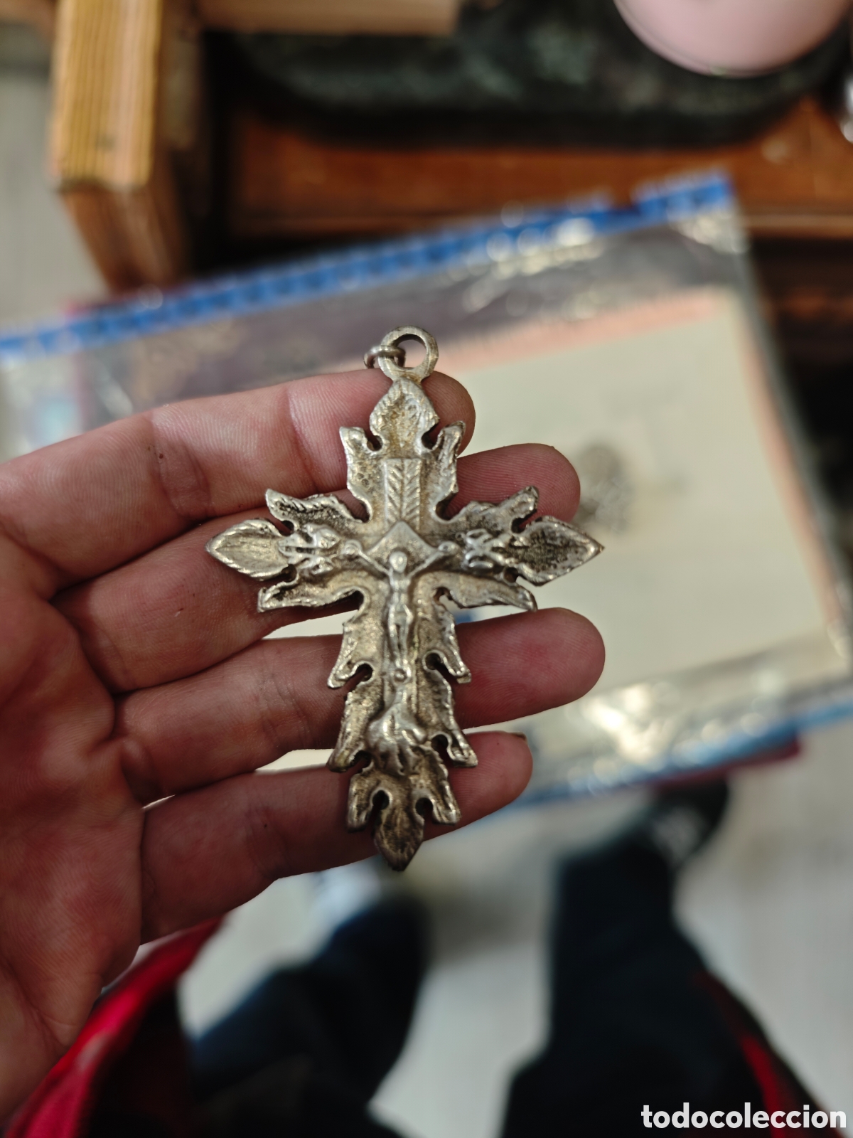 Antig&uuml;edades: Rosario &uacute;nico estilo colonial. Macuquinas y exvotos precolombinos. 140 gramos