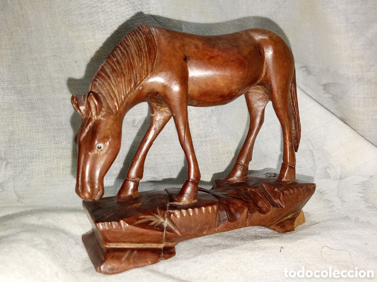 Antig&uuml;edades: BONITO CABALLO TALLADO A MANO EN MADERA