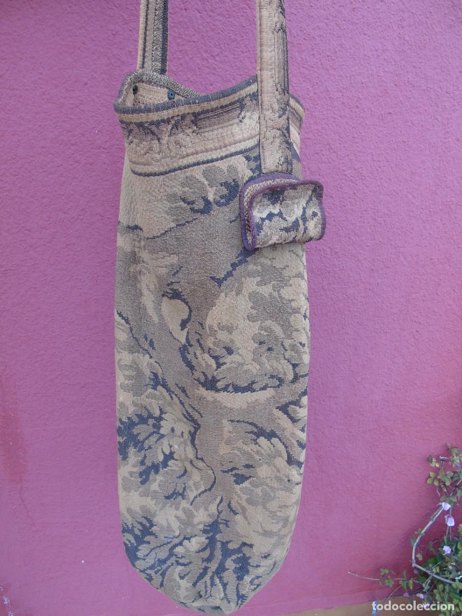 Antig&uuml;edades: ANTIGUA GRAN BOLSA DE TELA DE TAPICER&Iacute;A. SEGURAMENTE PARA PALOS DE CRIKET