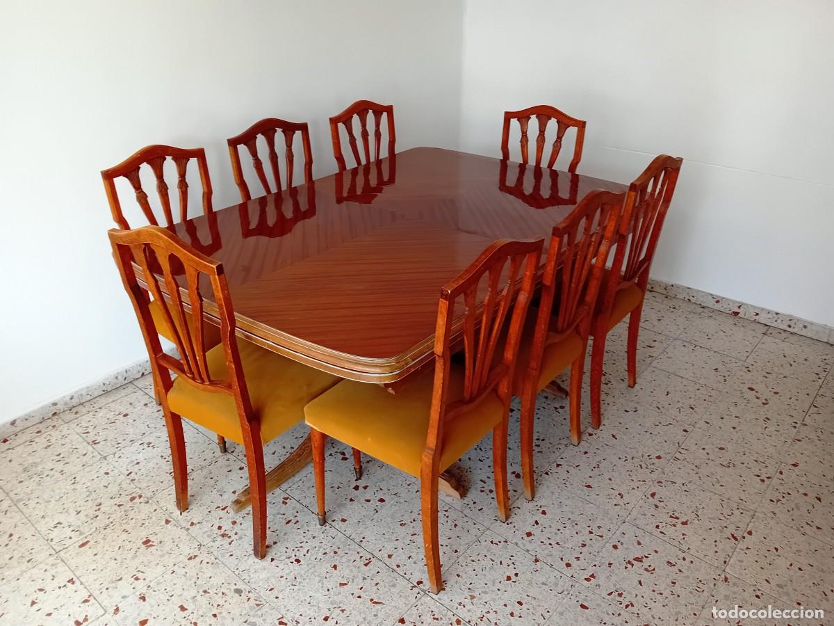 Antiques: Mesa de comedor cl&aacute;sica extensible + 8 sillas a juego.