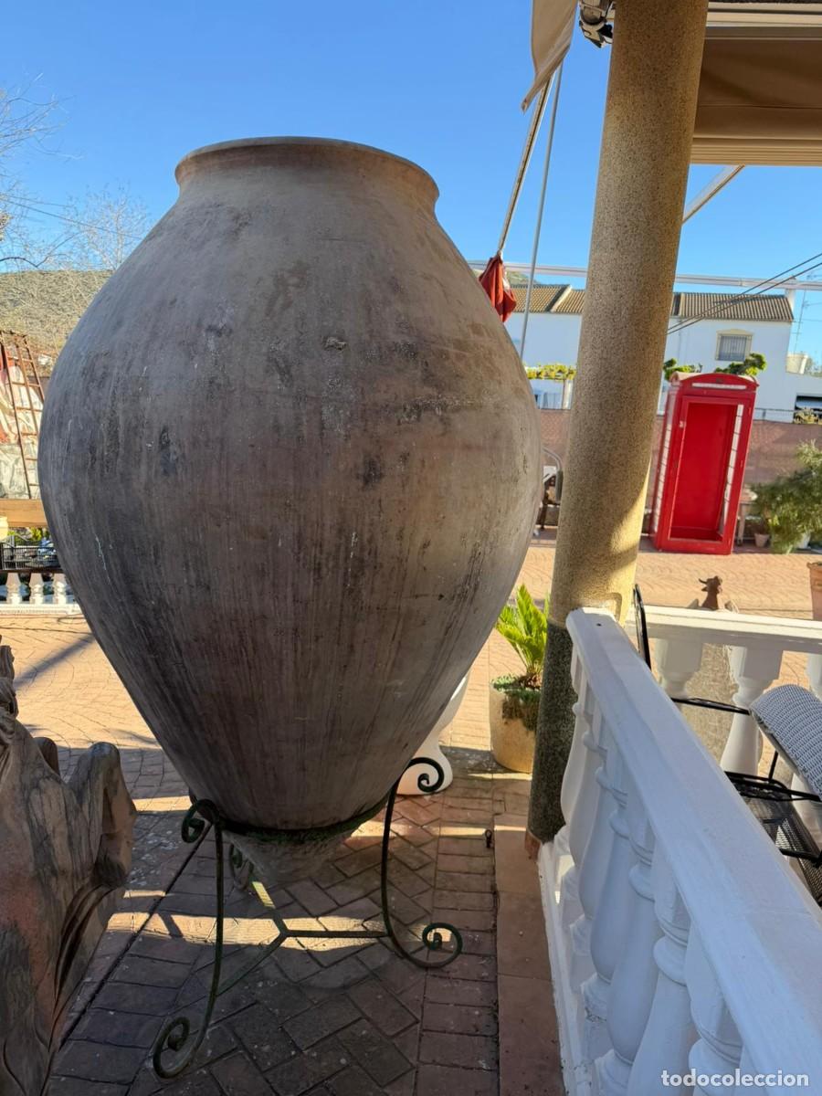 Antig&uuml;edades: Gran tinaja con pie de hierro. - Foto 2