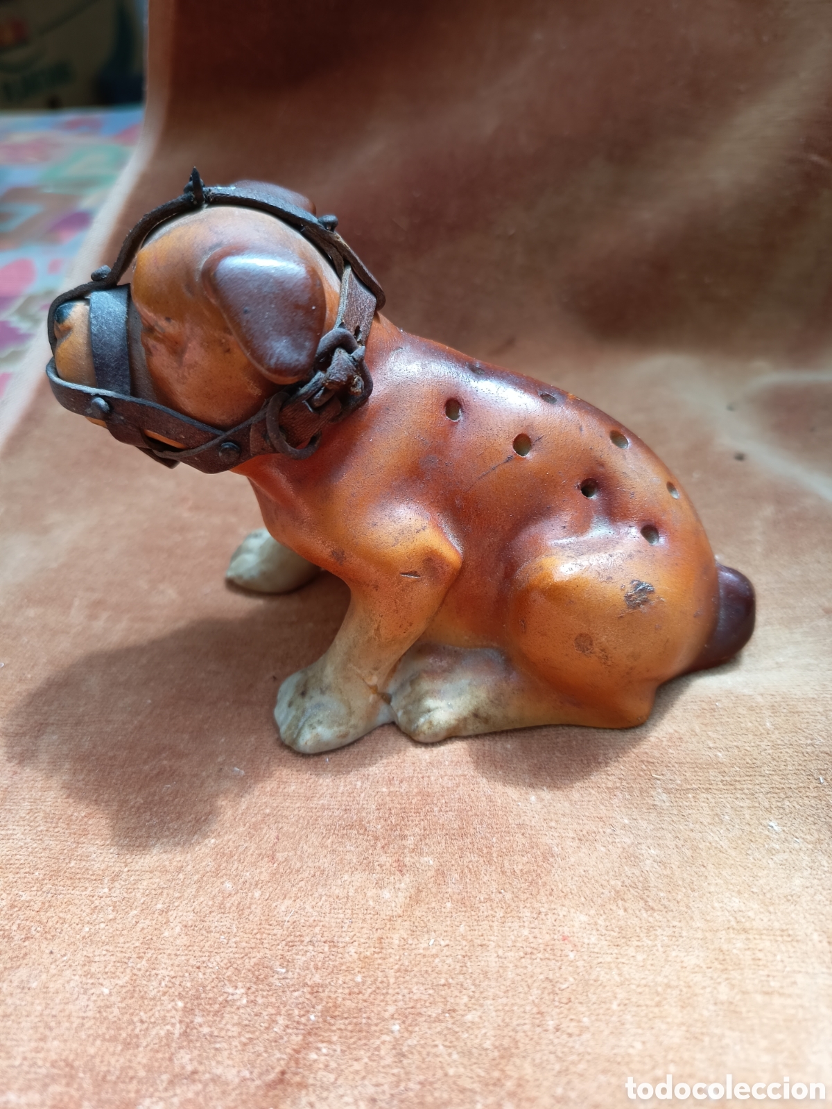 Antig&uuml;edades: Perro con bozal porcelana palillero