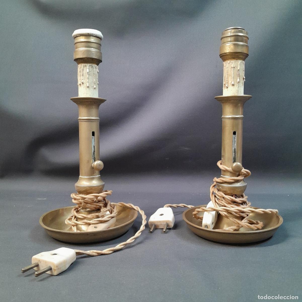 Antig&uuml;edades: PAREJA DE L&Aacute;MPARAS DE SOBREMESA CON FORMA DE PALMATORIAS DE EMPUJE. PRINCIPIOS S.XX.