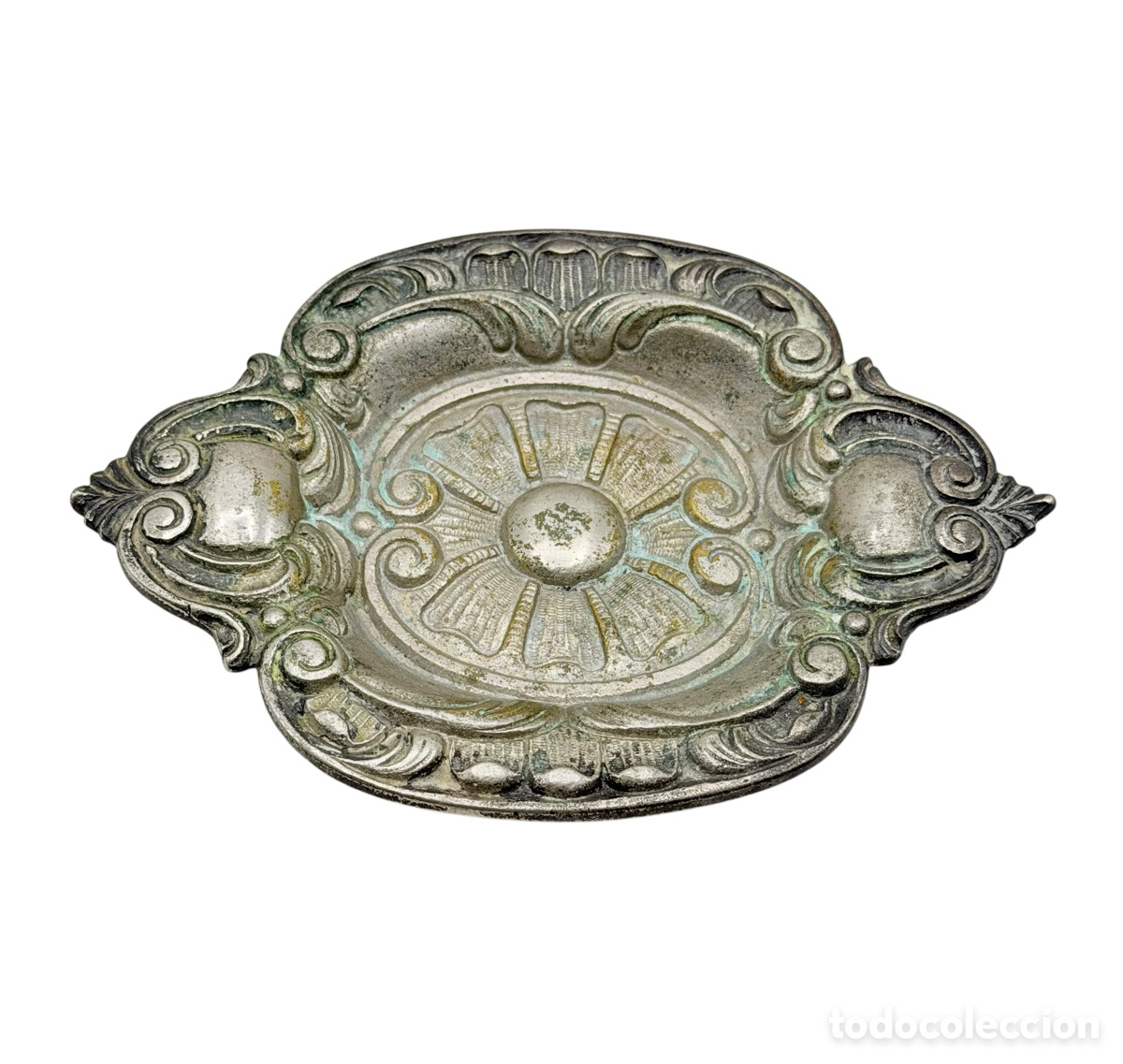 Antig&uuml;edades: Antigua bandeja Plateada