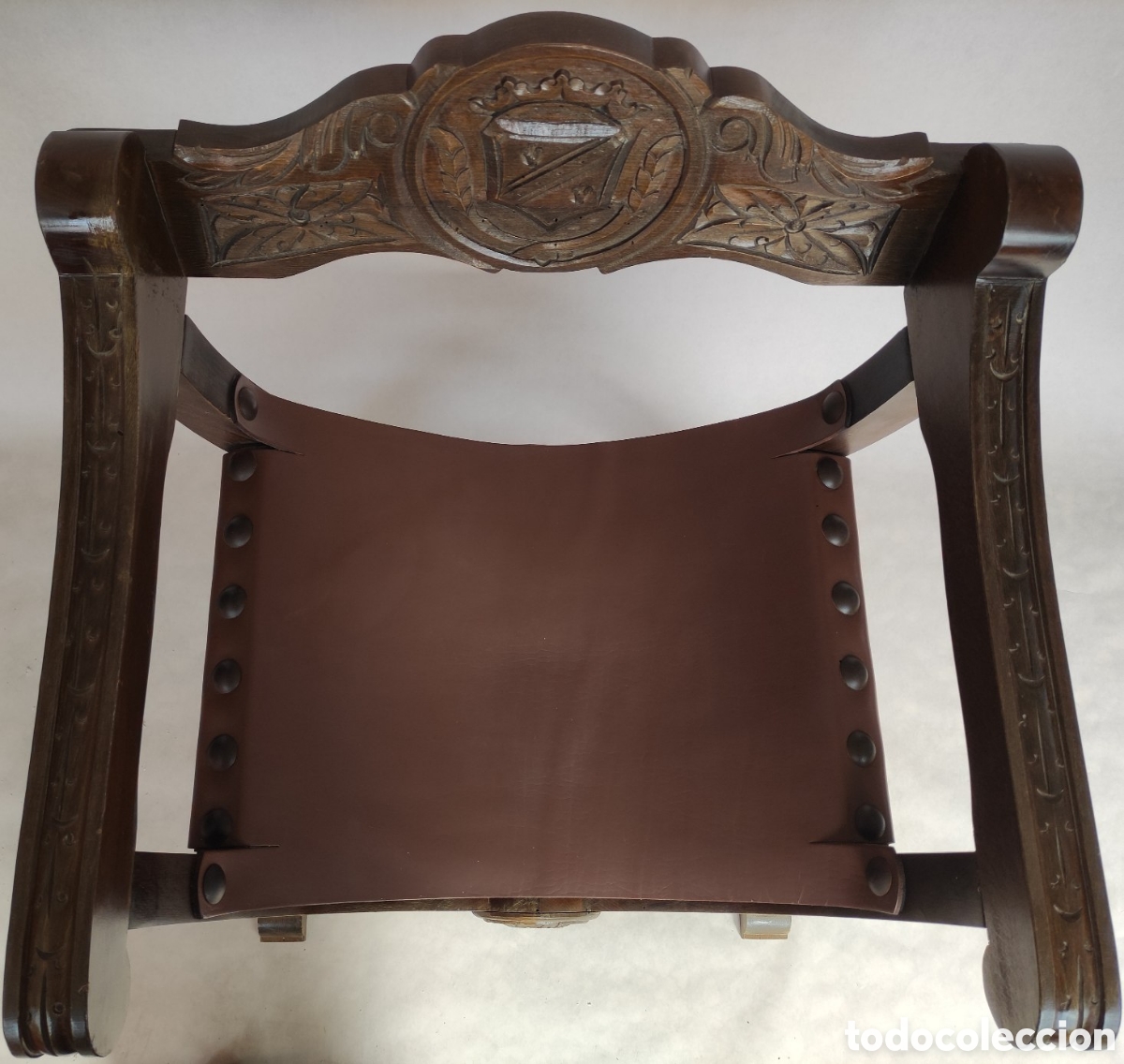 Antig&uuml;edades: Sill&oacute;n castellano de madera noble maciza - Foto 7