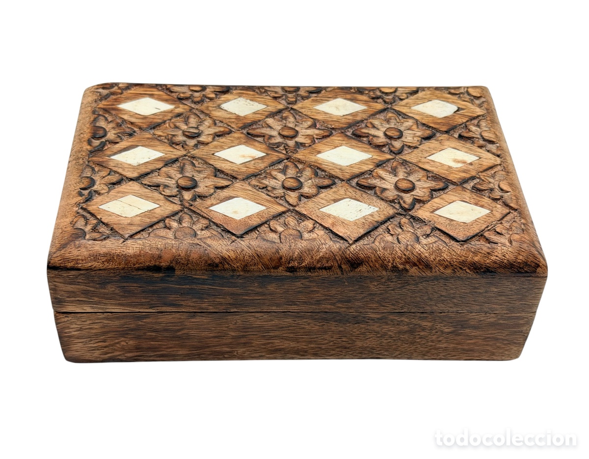 Antig&uuml;edades: Antigua Caja de Madera y Hueso