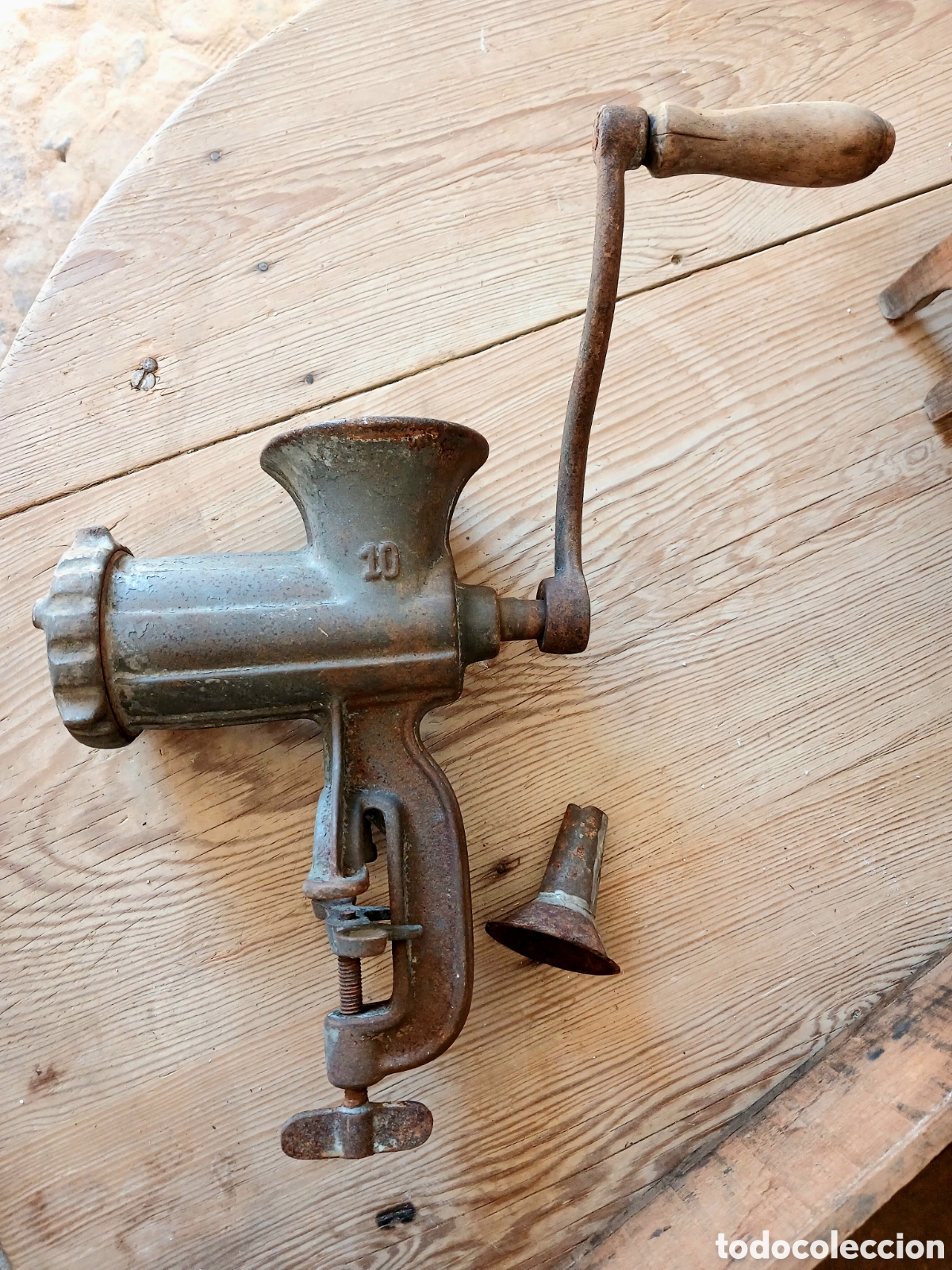 Antig&uuml;edades: Antigua picadora de carne marca ELMA 10