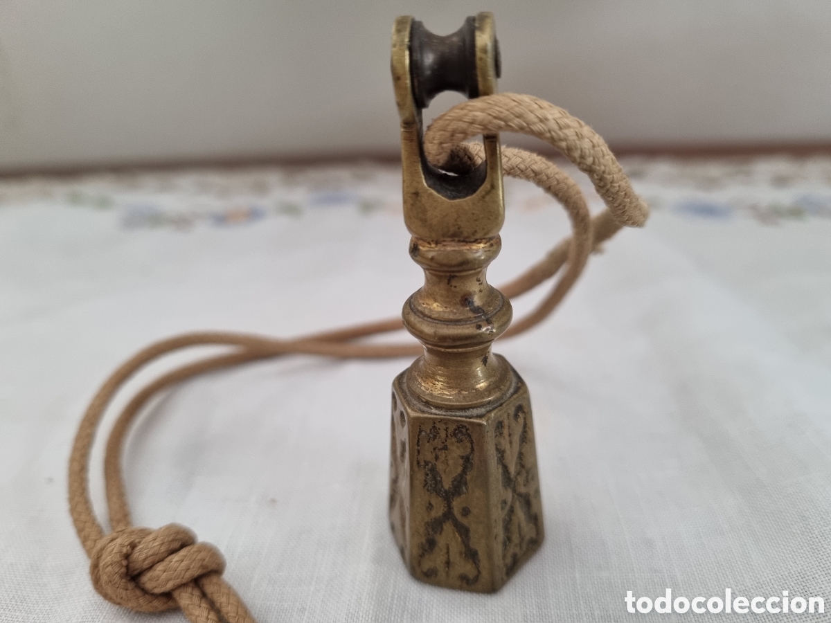 Antiques: Antiguo peso de bronce para cortina. Borla muy elaborada.