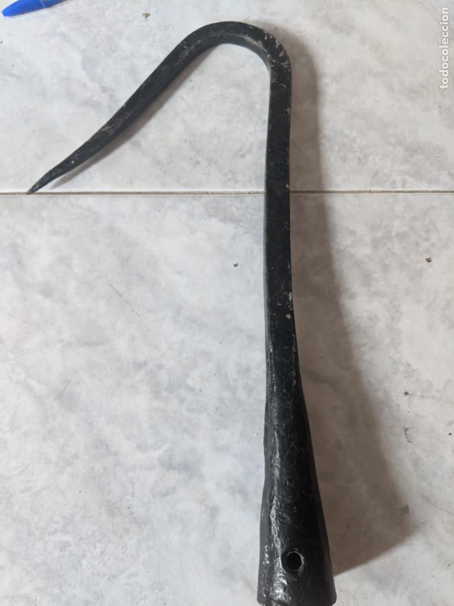Antig&uuml;edades: EXTRAORDINARIA pieza hist&oacute;rica rural gancho hierro forjado macizo herramienta acequia alguacil s. X