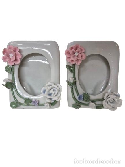 Antig&uuml;edades: Preciosa Pareja de Marcos, Portafotos - en Porcelana Esmaltada - Con Motivos Florales