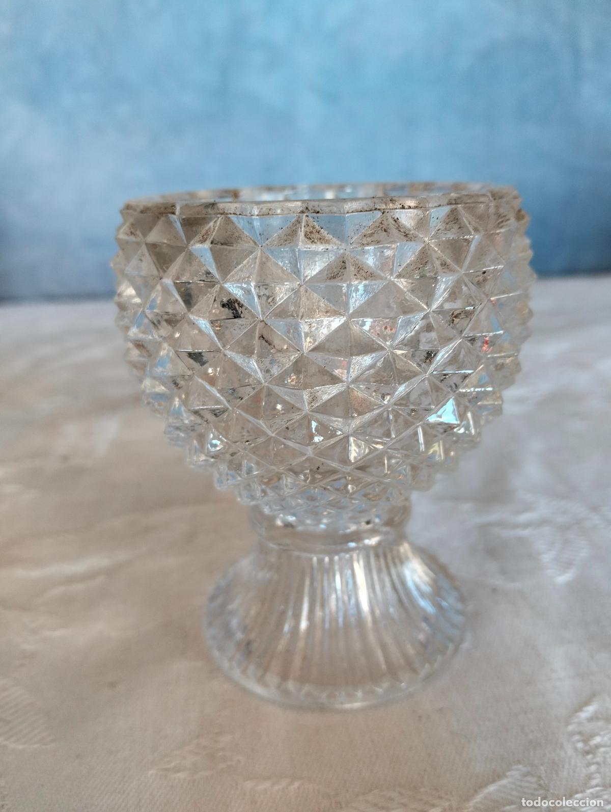 Antig&uuml;edades: Copa cuenco antigua de cristal prensado con dibujo en relieve de los a&ntilde;os 40-50