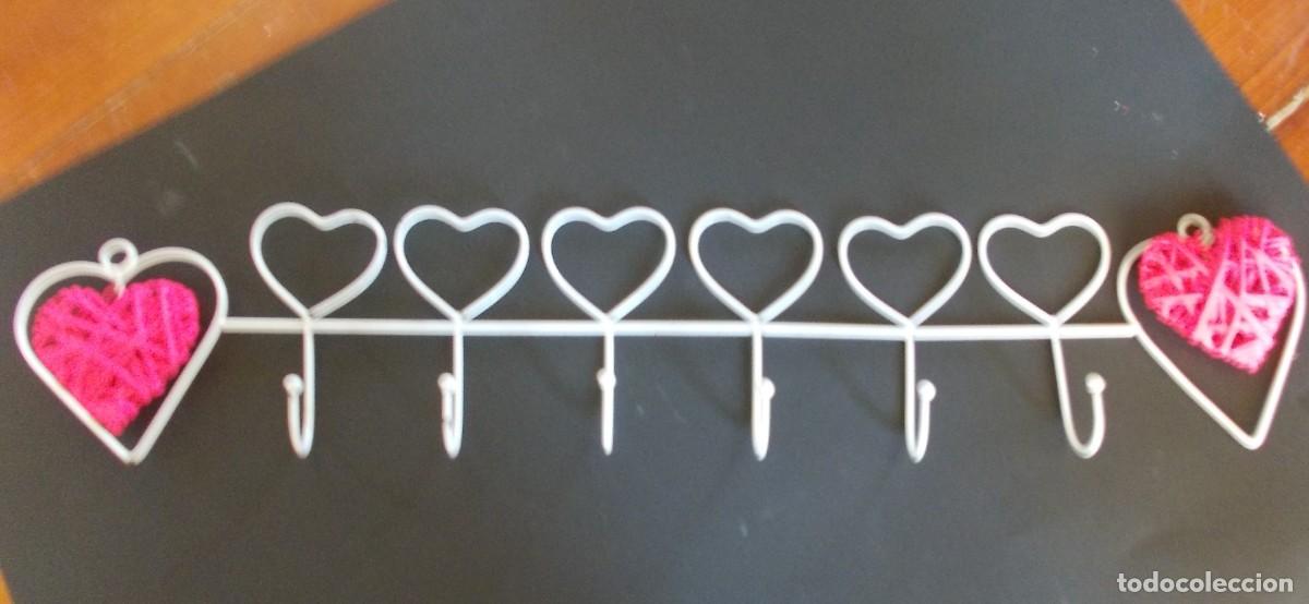 Antig&uuml;edades: Perchero Pared Corazones Metal Blanco Mimbre Fucsia Colgador Infantil Shabby Chic Decoraci&oacute;n