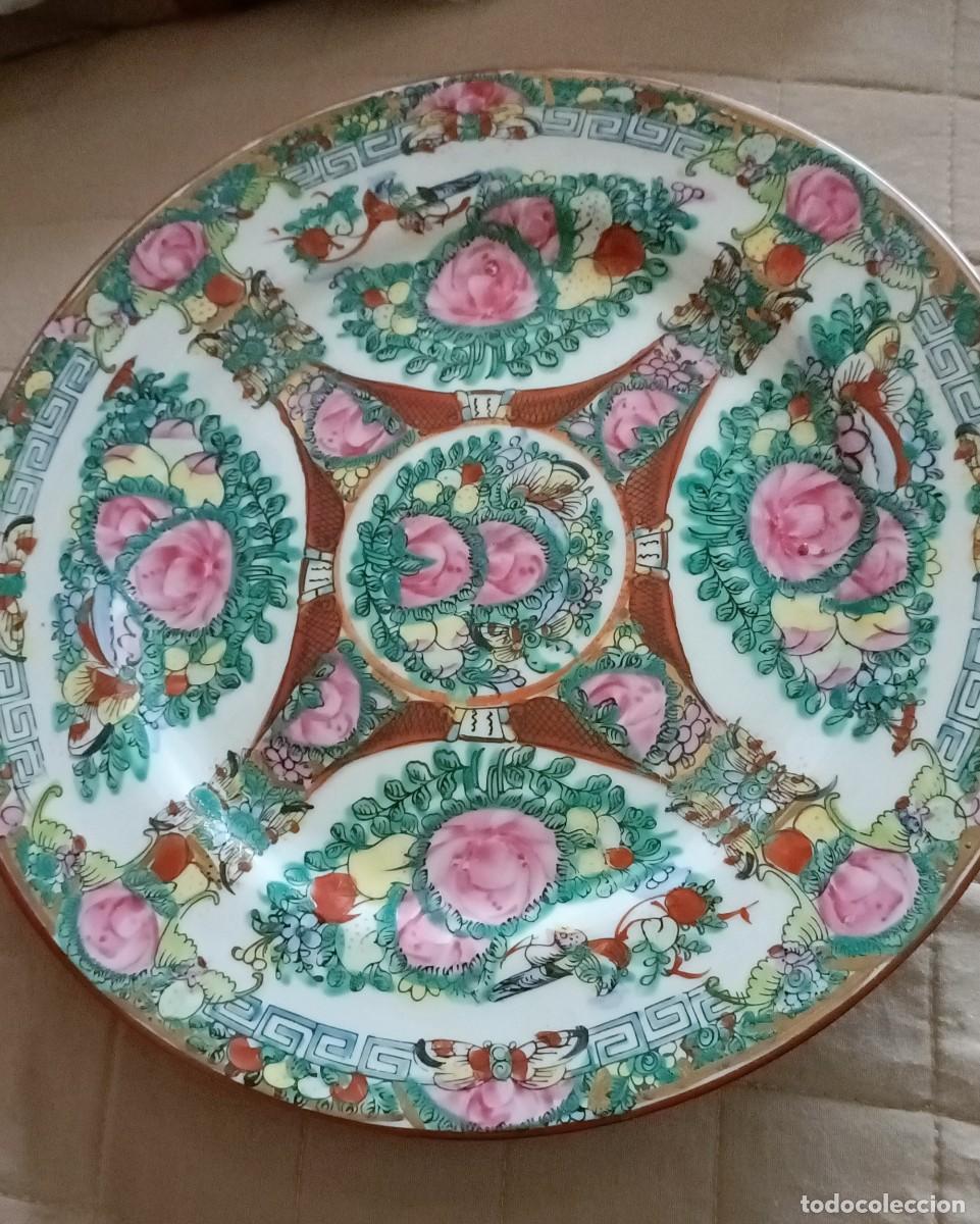 Antig&uuml;edades: Plato decorativo con flores Macao