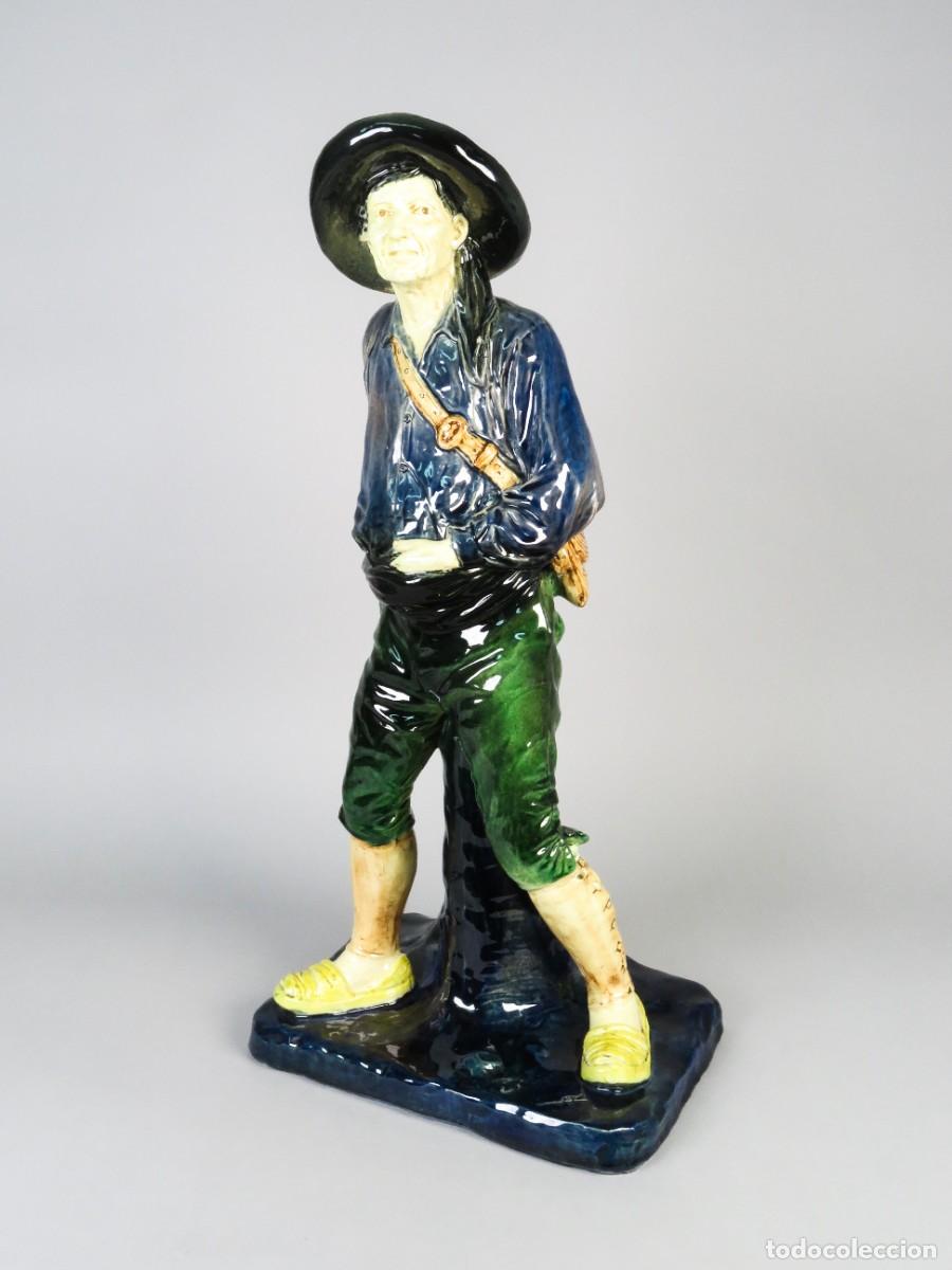 Antig&uuml;edades: Escultura campesino valenciano en cer&aacute;mica esmaltada Antonio Peyr&oacute; principios siglo XX