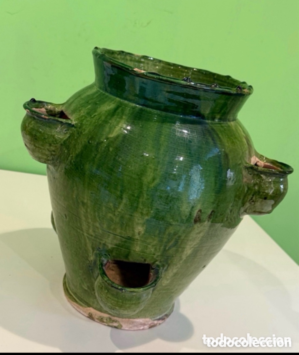 Antig&uuml;edades: Elegante y antigua Cer&aacute;mica Espa&ntilde;ola Esmaltada Verde para Plantar Fresas. Principios SXX.