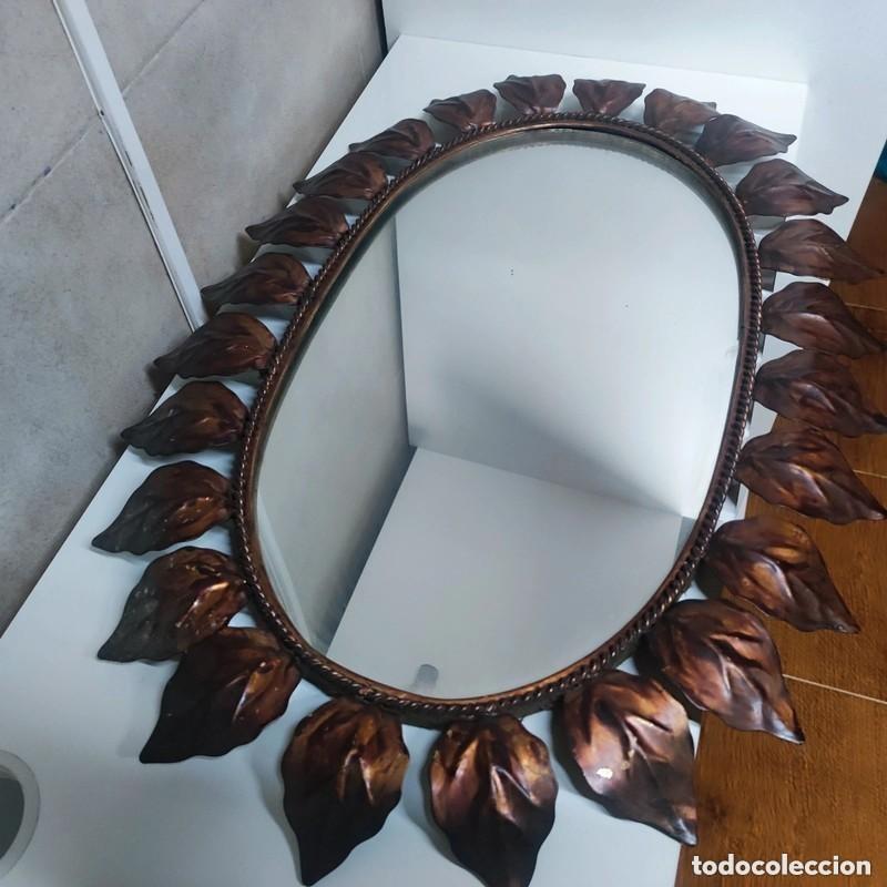 Antig&uuml;edades: espejo tipo sol ovalado metalico