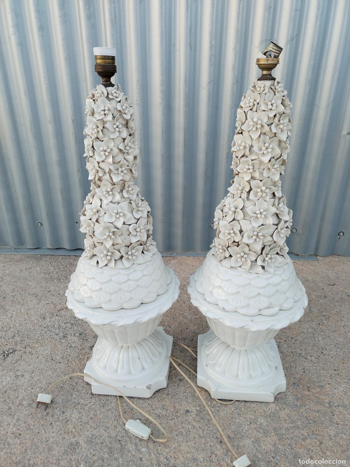 Antig&uuml;edades: pareja de lamparas antiguas en porcelana de manises